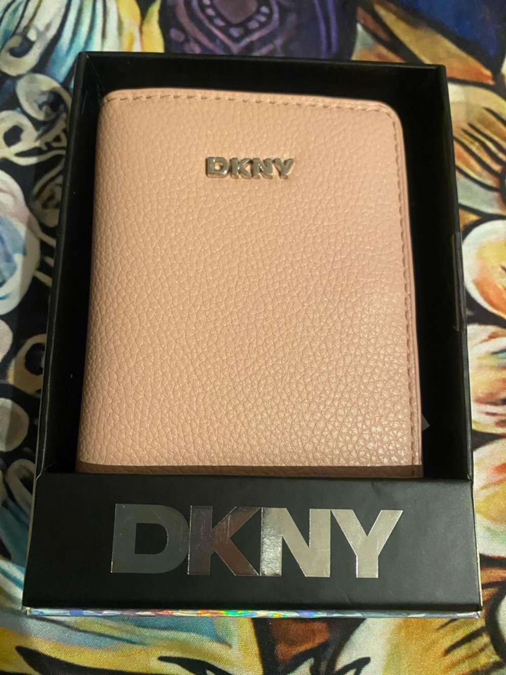 Great gift 💝 for Mom DKNY Blush Pink Pebbled Leather Bifold Wallet